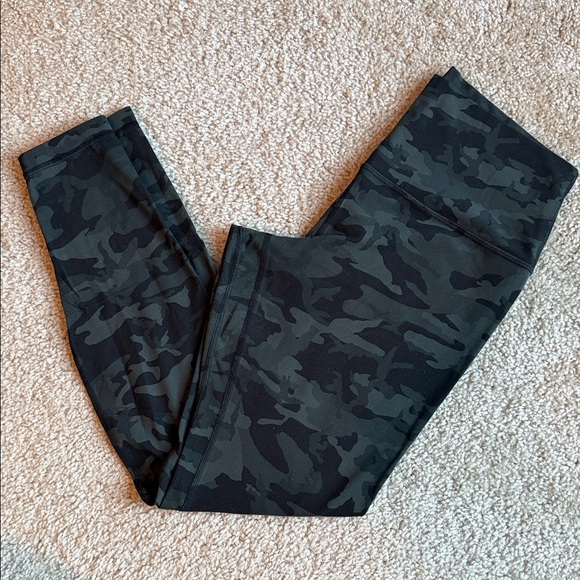 lululemon athletica Pants - Lululemon camouflage camo green black leggings pants stretchy pull on size 10